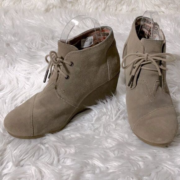 TOMS wedge booties suede lace up beige 740817 women’s sz 8 - Picture 1 of 11